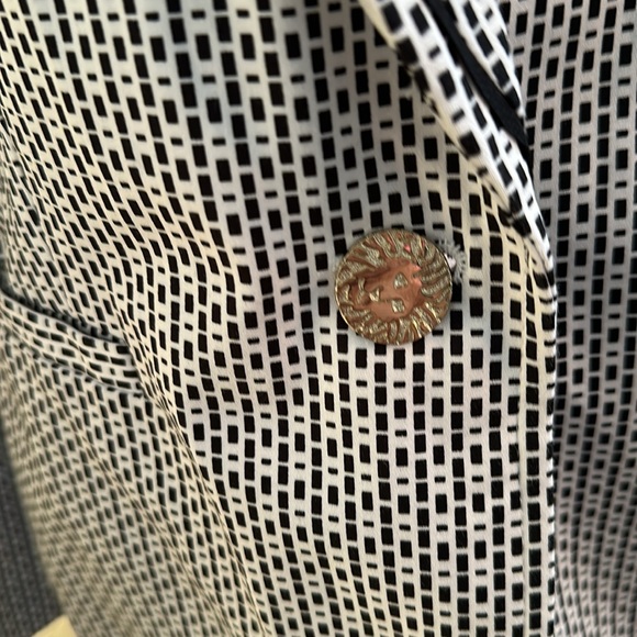 And Klein size medium, black-and-white, blazer, lion button cotton spandex - Picture 3 of 5